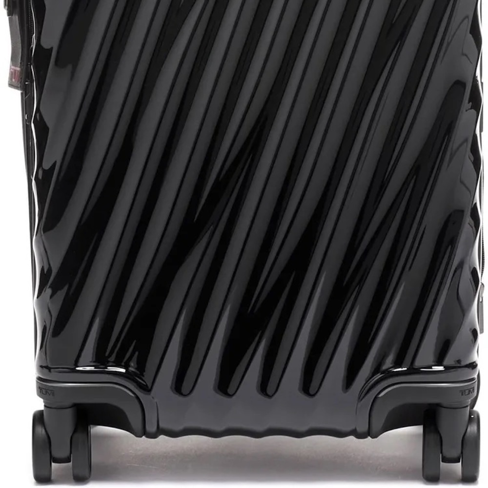 TUMI 19 DEGREE International Expandable 4 Wheeled Carry-On